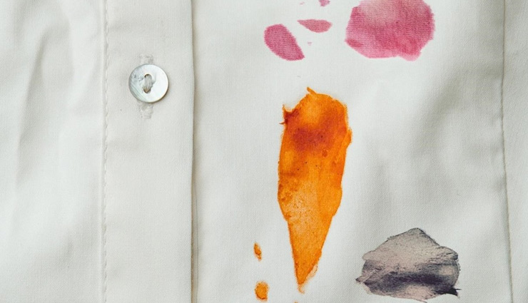 कपड़ों पर लगे तेल के जिद्दी दाग कर रहे परेशान, ये तरीके बनाएंगे आपका काम आसान