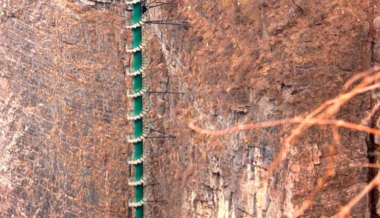 attractive staircases,staircases to visit around the world,bueren mountain,belgium,stairs above the sea,spain,spiral staircase in taihang mountains,china,awaji hyakudanen,japan,moses bridge stairs,netherlands
