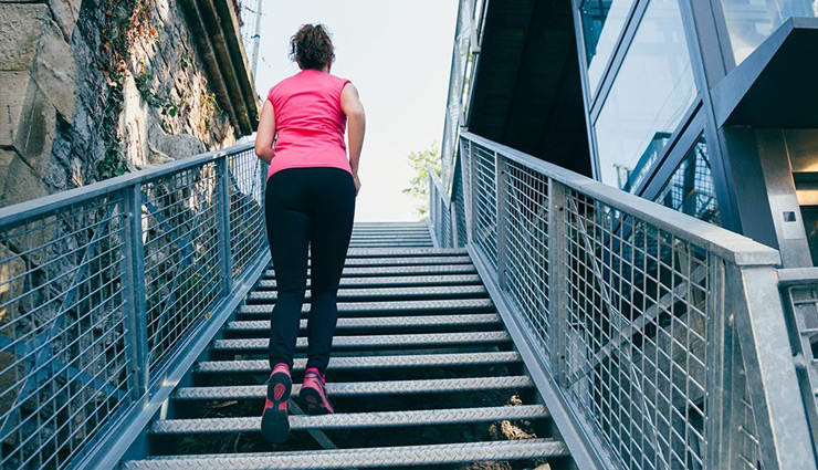 staying fit with a desk job,exercise tips for desk workers,fitness routines for office workers,staying active in a sedentary job,desk job fitness strategies,incorporating exercise into desk work,maintaining fitness with a sedentary job,desk job health and fitness tips,staying active at the office,desk job exercise hacks