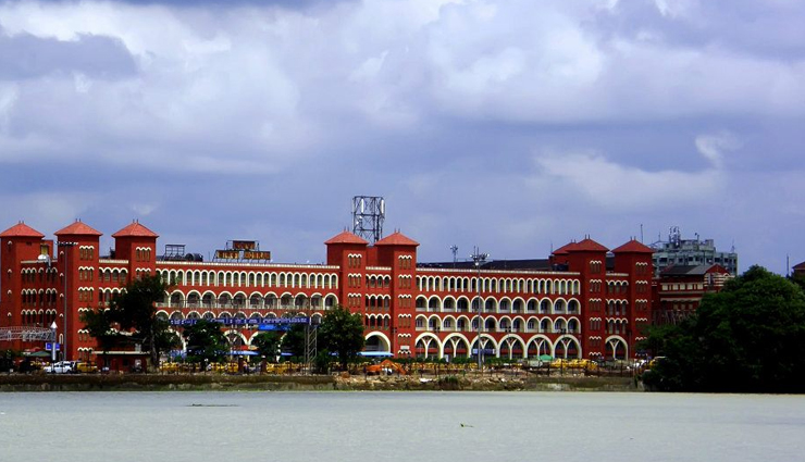 the busiest railways stations in india