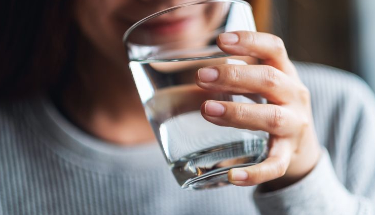 bridal beauty tips,pre-wedding skincare,bride self-care routine,wedding beauty preparation,glowing skin for brides,body care for brides,pre-wedding beauty regimen,wedding skincare tips,bridal glow secrets,hydration for glowing skin,exfoliation for brides,beauty sleep before wedding