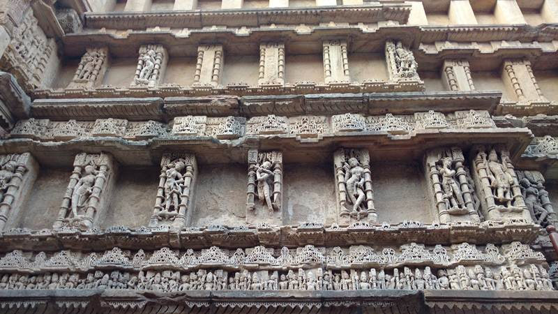 stepwell of gujarat,ales of women and life,gujarat,historical monuments