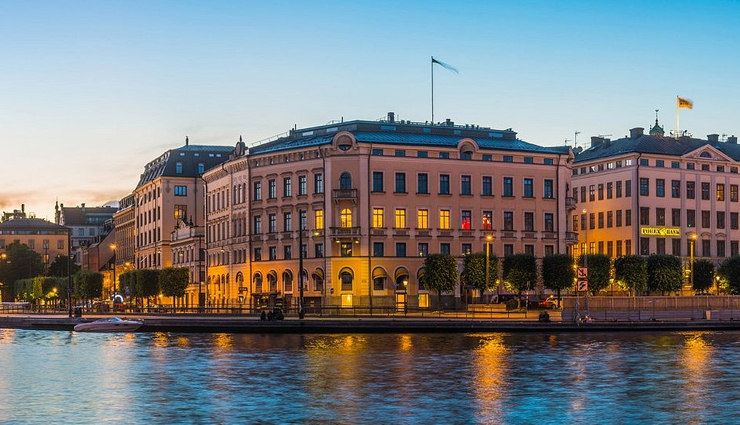 green cities around the world,copenhagen,tourist places,foreign destinations,vancouver,amsterdam,stockholm,singapore,portland,reykjavik,cape town,curitiba,san francisco,travel,holidays