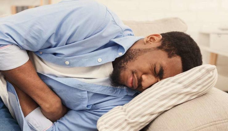 ये चीजें पेट दर्द में दिलाएगी तुरंत आराम, जानें और पाए राहत