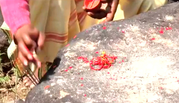 bell sound,stone,weird news