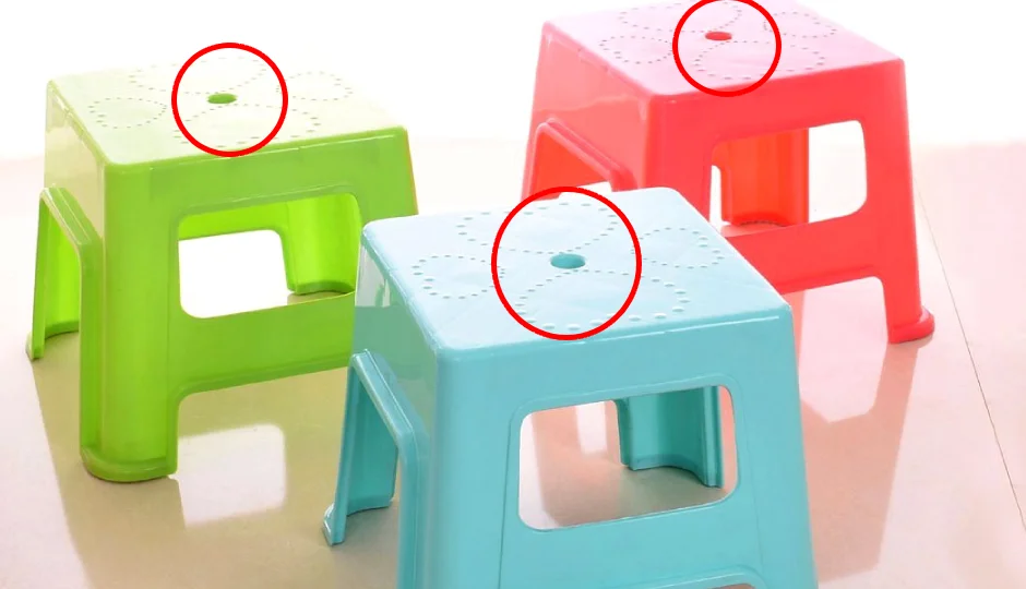 स्टूल में क्यों होता है छोटा सा छेद? महज डिजाइन नहीं, इसके पीछे छिपा है बड़ा कारण स्टूल में क्यों होता है छोटा सा छेद? महज डिजाइन नहीं, इसके पीछे छिपा है बड़ा कारण