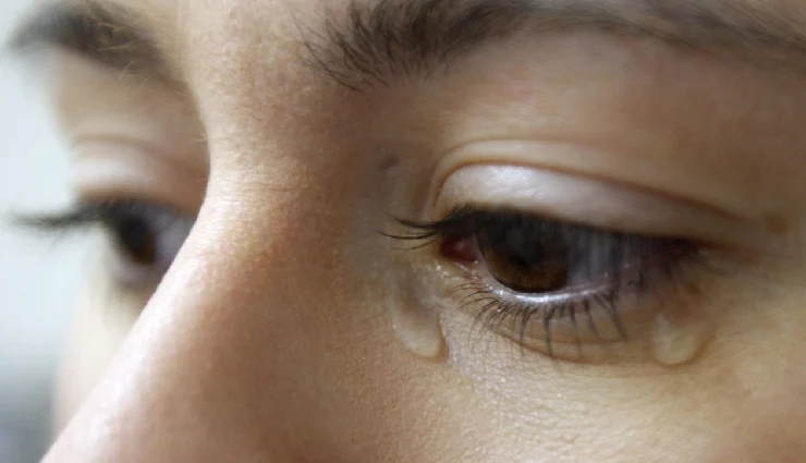 10 Ways To Stop Crying and Hold Those Tears Back