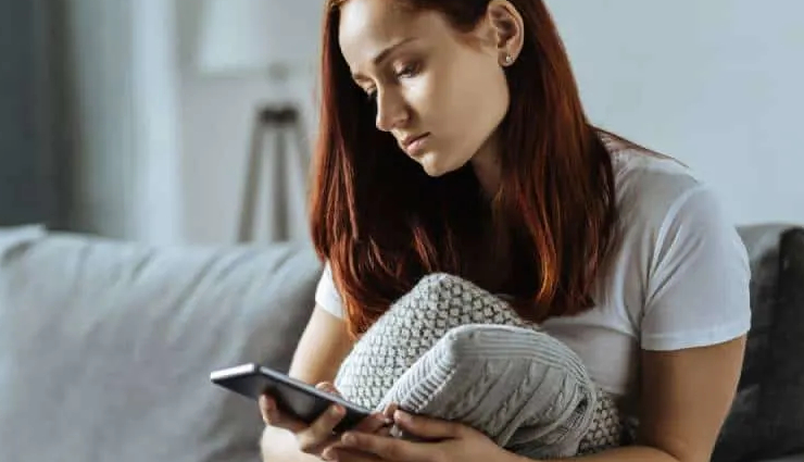 texting dynamics,what happens when you stop texting first,relationships and communication,texting etiquette changes,impact of not initiating texts,communication patterns in dating,social dynamics without texting first,effects of letting others text first,texting habits in relationships,relationship communication shifts