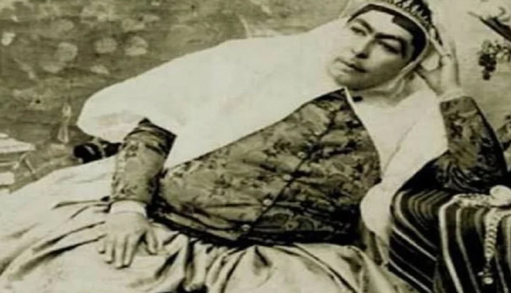 weird news,weird information,qajar princess,princess with a mustache