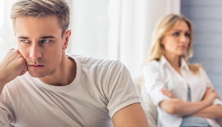 signs of disconnection in a relationship,recognizing emotional distance in a partnership,tell-tale signs of relationship detachment,identifying signs of fading intimacy in relationships,warning signals of disconnect in a partnership,relationship disconnection red flags,noticing signs of communication breakdown in a relationship,emotional disengagement indicators in couples,detecting signs of growing apart in a relationship,relationship disconnect and its signs