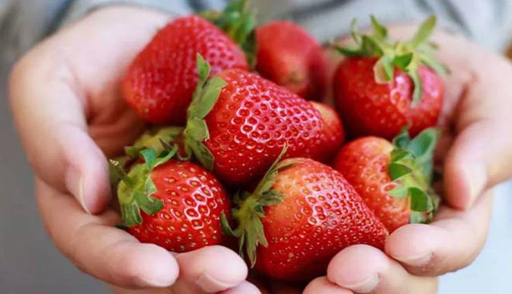 diet to fight aging,aging,anti aging foods,vitamin d,vitamin e,vitamin c,vitamin b,blueberries,pomegranate,watermelon,strawberries,lemons,Health,Health tips