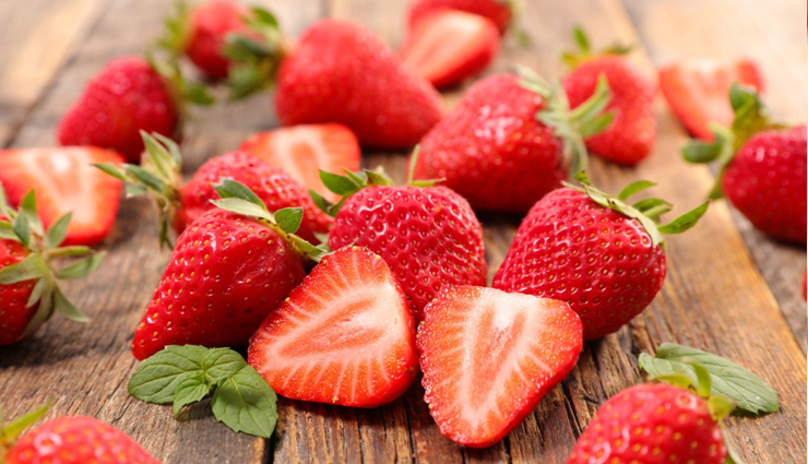 वजन घटाने में मददगार हैं स्वाद से भरपूर स्ट्रॉबेरी, जानें सेहत को मिलने वाले इसके 10 फायदे