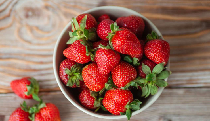 boost eye health,foods for eye health,eye health superfoods,carrots for vision,omega-3 fatty acids fish,vitamin c oranges,protein for eyes,nuts and seeds for vision,strawberries for eye health,dark chocolate benefits for eyes,sweet potatoes nutrition,spinach for retinal health,red peppers eye health