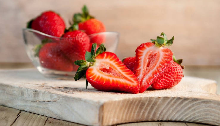 uric acid crystals,high uric acid causes,reduce uric acid naturally,gout prevention,purine-rich foods,uric acid home remedies,joint inflammation,uric acid symptoms,diet for uric acid,kidney health,manage gout pain,uric acid treatment