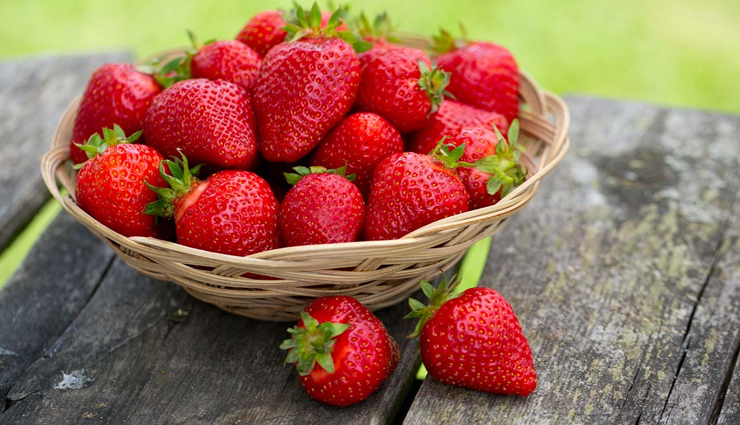 सुंदर और चमकदार त्वचा पाने के लिए इन 7 फ्रूट फेस पैक का करें इस्तेमाल beauty tips,beauty tips in hindi,skin care tips,fruit face pack