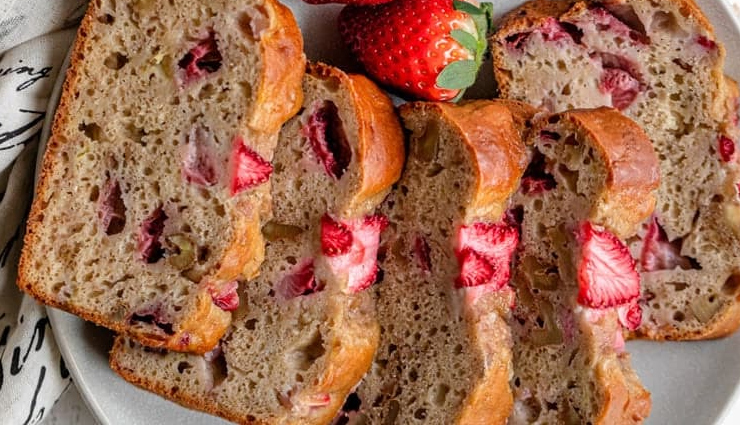 Recipe- Mouthwatering Strawberry Banana Bread
