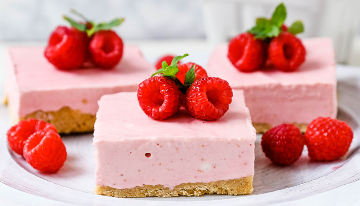 strawberry cheesecake bars,strawberry recipe,cake recipe,cheesecake recipe,sweets recipe