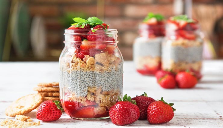 'स्ट्रॉबेरी चिया पुडिंग' से बनाए बच्चों का दिन स्पेशल #Recipe strawberry chia seeds pudding recipe,recipe,recipe,recipe in hindi
