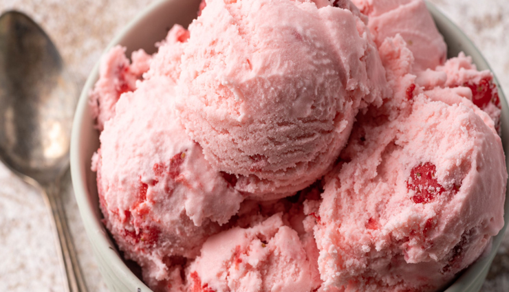 Recipe- Quick and Easy Strawberry Ice Cream