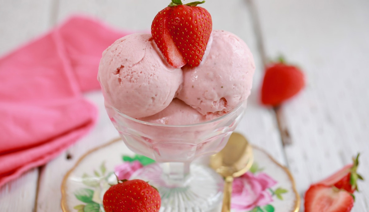 Recipe- Flavorsome Strawberry Ice-Cream Cake