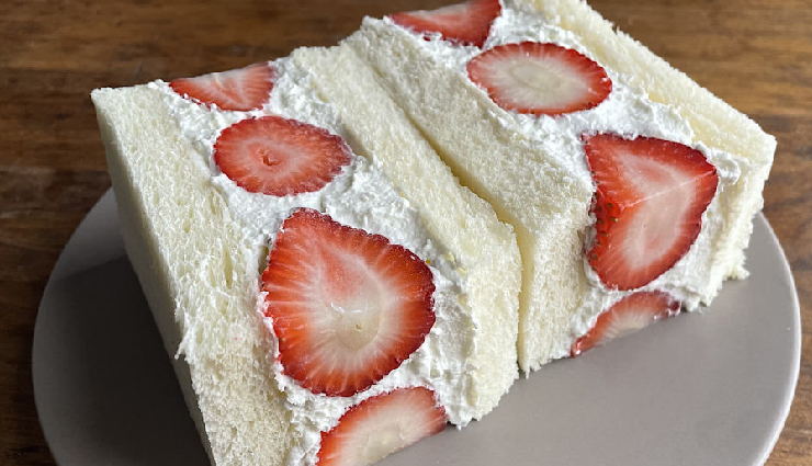 टेस्टी-हेल्दी होने के साथ फटाफट बन जाता है स्ट्रॉबेरी सैंडविच, नाश्ते में आजमाकर देखें #Recipe strawberry sandwich,strawberry sandwich breakfast,strawberry sandwich healthy,strawberry sandwich tasty,strawberry sandwich delicious,strawberry sandwich ingredients,strawberry sandwich recipe