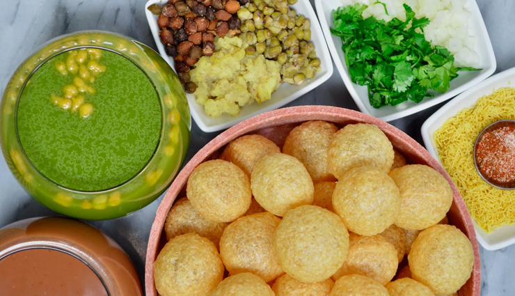 street food,street food of india,india,pani puri,samosa and kachori,chaat,vada pav,dabeli,pav bhaji