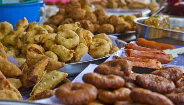 rainy season,safety measures during rainy season,healthy diet,avoid street foods,keep mosquitoes out,cleanliness in rainy season,electrical safety during rainy season,driving in heavy rains precautions,Health tips