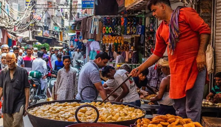 street food in india,best street food destinations in india,street food places in india,indian street food,top cities for street food,must-visit places for street food,food lovers india,vada pav,momos,jalebis,street food tour india,famous street food destinations