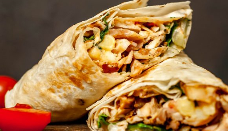 street food,street food in india,must try street food,fish cutlet,kathi rolls,shawarma,daulat ki chaat,batata vada,bombay sandwich