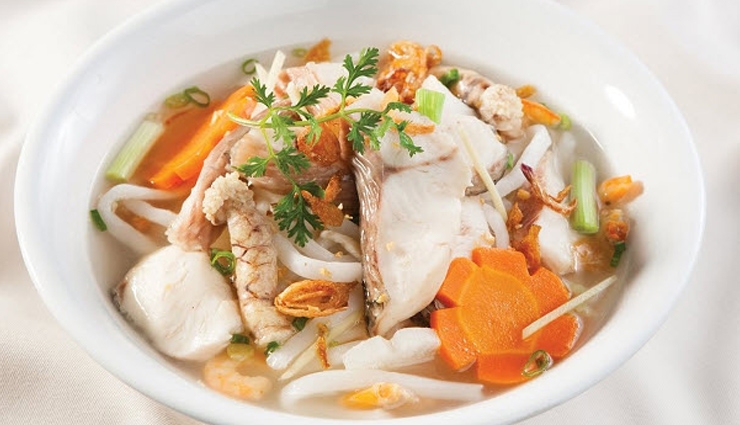 pho,bun cha,banh canh,banh tom,bánh cuốn,hanoi,street food in hanoi,mouthwatering street food,hanoi