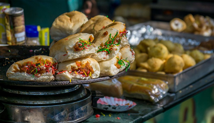 मौसम के साथ ही स्ट्रीट फ़ूड के लिए भी जाना जाता हैं पुणे, जरूर लें इन चीजों का स्वाद 