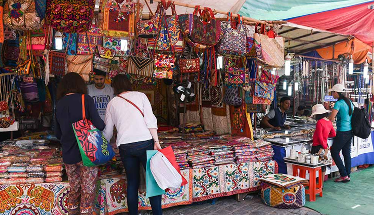6 Street Markets To Visit in India