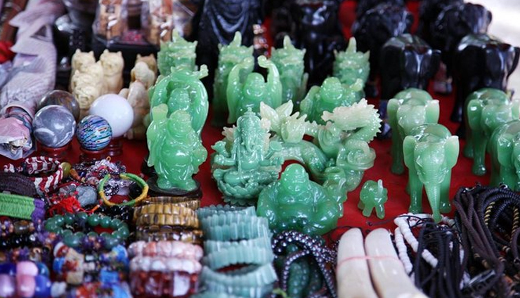 street markets of hong kong,hong kong,ladies market hong kong,flower market,bird market,gold fish market,jade market,temple street night market