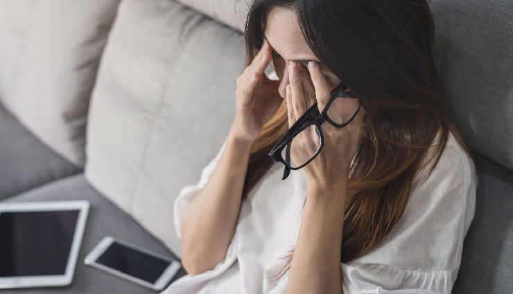 emotional connection in relationships,signs of emotional disconnect,relationship intimacy issues,lack of emotional intimacy,emotional distance in couples,relationship communication,emotional bonding,relationship problems,rebuilding intimacy,emotional health in relationships