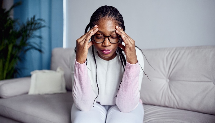 premature wrinkles,causes of wrinkles,early aging skin,fine lines,skin aging factors,lifestyle and wrinkles,anti-aging tips,wrinkle prevention,natural ways to reduce wrinkles,early signs of aging,skincare habits,environmental damage to skin,youthful skin tips,prevent fine lines