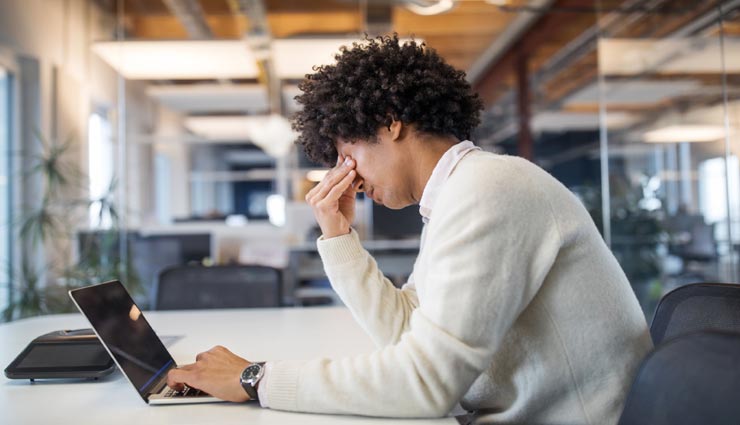लोगों में Stress का कारण बन रहा 'वर्क फ्रॉम होम', जानें कैसे