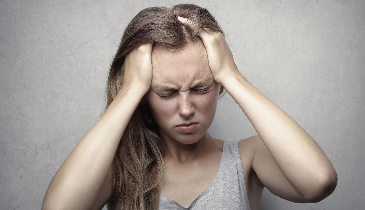 types of dandruff,dry scalp dandruff,oily scalp dandruff,fungal dandruff,psoriasis dandruff,seborrheic dermatitis,types of scalp conditions,dandruff causes,scalp health awareness,dandruff prevention tips