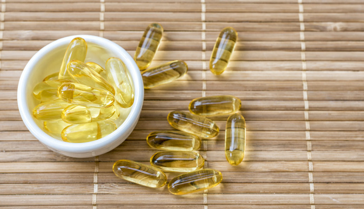 castor oil,vitamin e oi,vicks vaporub,cocoa butter,rosehip oil,almond oil,natural ways to get rid of your stretch marks,home remedies,skin care tips,beauty tips