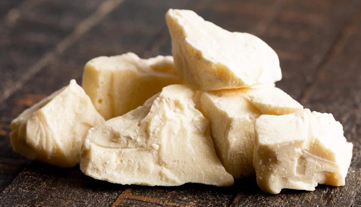 castor oil,vitamin e oi,vicks vaporub,cocoa butter,rosehip oil,almond oil,natural ways to get rid of your stretch marks,home remedies,skin care tips,beauty tips