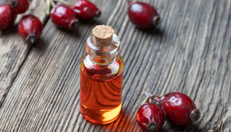 castor oil,vitamin e oi,vicks vaporub,cocoa butter,rosehip oil,almond oil,natural ways to get rid of your stretch marks,home remedies,skin care tips,beauty tips