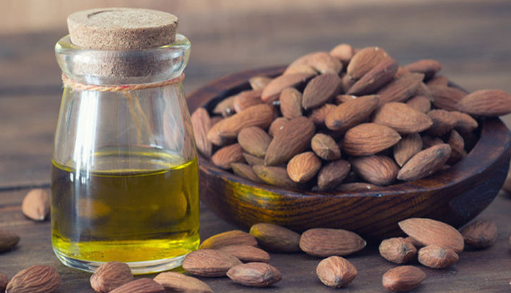 castor oil,vitamin e oi,vicks vaporub,cocoa butter,rosehip oil,almond oil,natural ways to get rid of your stretch marks,home remedies,skin care tips,beauty tips