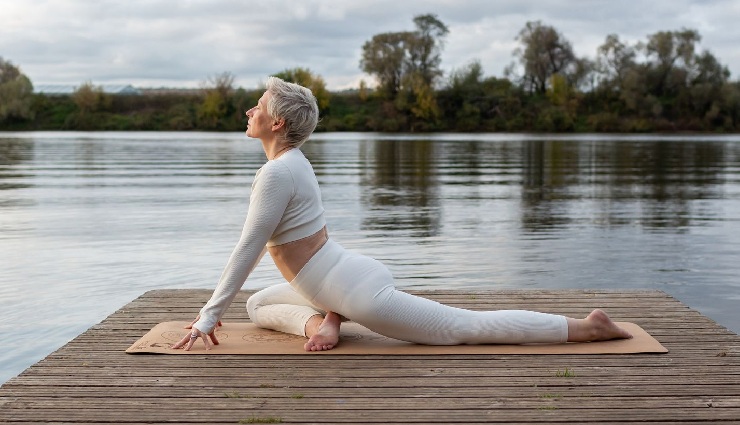 ways to relax after work,unwind after a long day,stress relief after work,recharging after work,mental health after work,relaxation tips,self-care after work,physical and mental health relaxation,tips to de-stress,work-life balance,evening relaxation activities,how to recharge after work,stress management after work