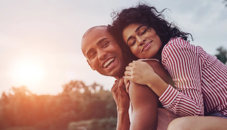 11 Healthy Things To Talk About in a Relationship for a Stronger Bond