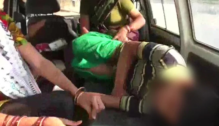 श्लोक नहीं सुना पाया तो टीचर ने 11 वर्षीय छात्र को छड़ी से पीटा, कोमा में चला गया बच्चा