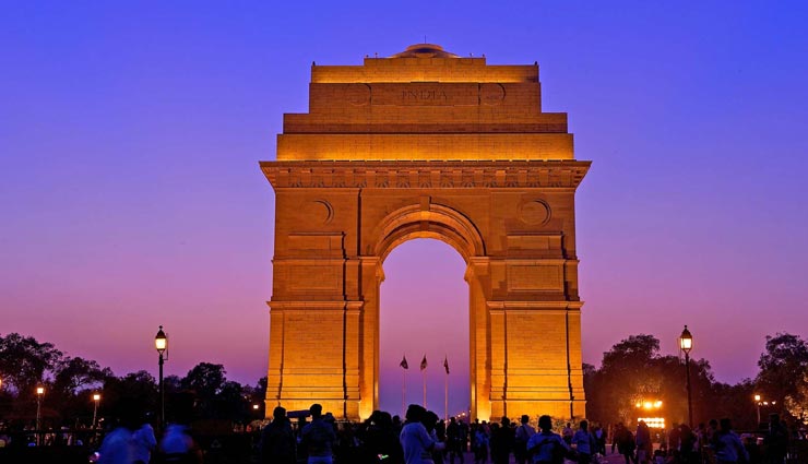 दिल्ली की इन 4 जगहों पर कॉलेज स्टूडेंट्स लें घूमने का मजा, बनेगी यादें