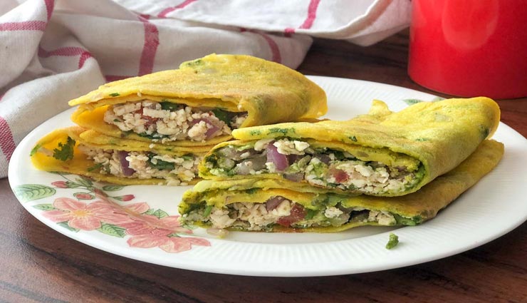 लॉकडाउन रेसिपी : ब्रेकफ़ास्ट में आजमाए 'स्टफ्ड मूंग दाल एंड पोटैटो रोल'