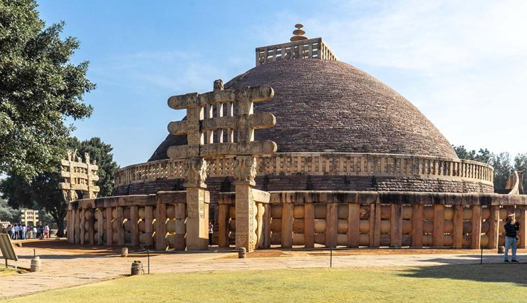 stupas in india,12 stupas in india,india,the great stupa,sanchi,madhya pradesh,dhamek stupa,sarnath,uttar pradesh,shanti stupa,leh,jammu,and kashmir,chaukhandi stupa,sarnath,uttar pradesh,ramabhar stupa,kushinagar uttar pradesh,animesh lochan stupa,bodhgaya,bihar,namgyalma stupa,dharamsala,himachal pradesh,anathapindika stupa,shravasti,angulimala stupa,shravasti,shanti stupa,dhauli giri,odisha,amaravati stupa,andhra pradesh,clement town stupa,dehradun,uttarakhand