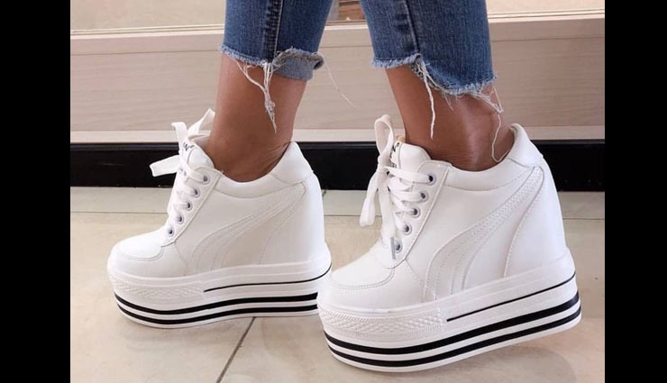 different sneakers,styling sneakers,fashion tips,latest fashion trends,footwear trend