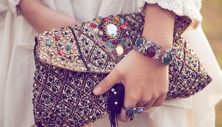 5 Stylish Clutches To Add Grace To To Your Look