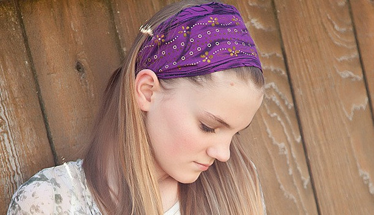 ponytail,Hair Accessories,beauty,beauty tips,satin ribbon,stylish headband,printed scarf,small hair clips,floral hair ties,girl beauty tips